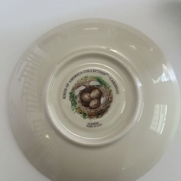 Vintage Lenox Birds of America collection 1993 Cardinal tea cup and saucer - Picture 3 of 5